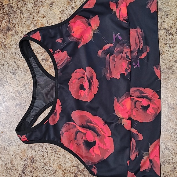 Victoria's Secret Sports Bra - Picture 1 of 3